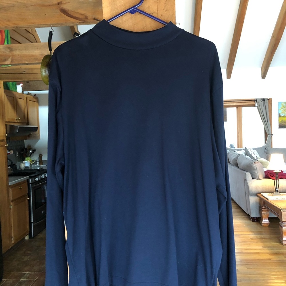 Long sleeved tech shirt